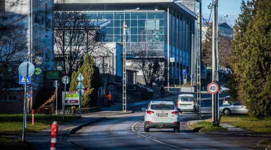 Vége a tavaszi szünetnek: újra a rendes nyitvatartás szerint várja vendégeit a V8